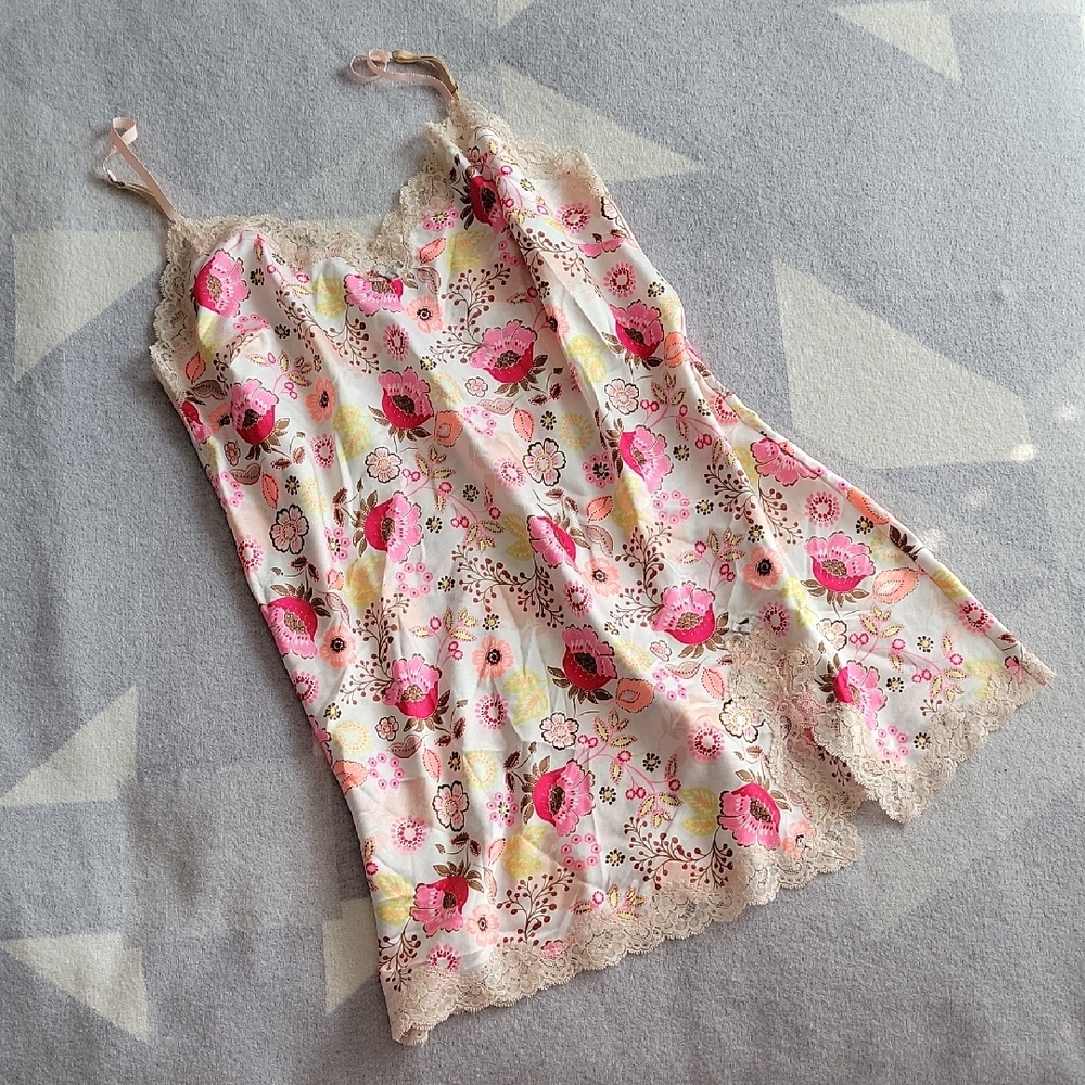 VS Floral Slip